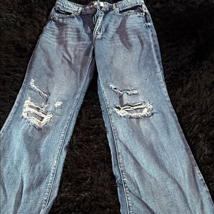 Casual Distressed Boyfriend Jeans in Classic Blue